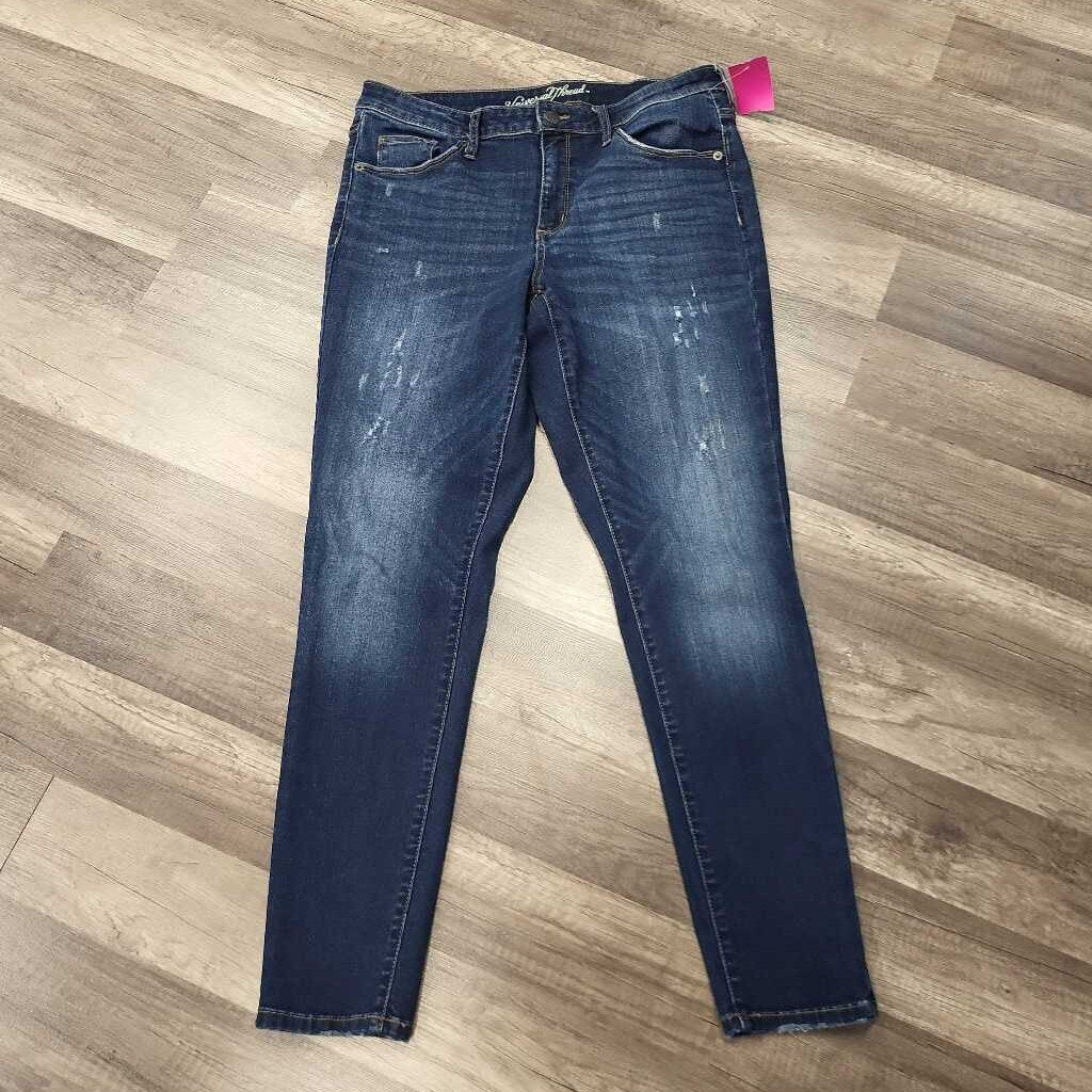 Universal Thread Distressed Skinny Jeans