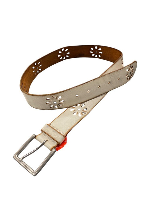 Buckle Flower Cut out Belt