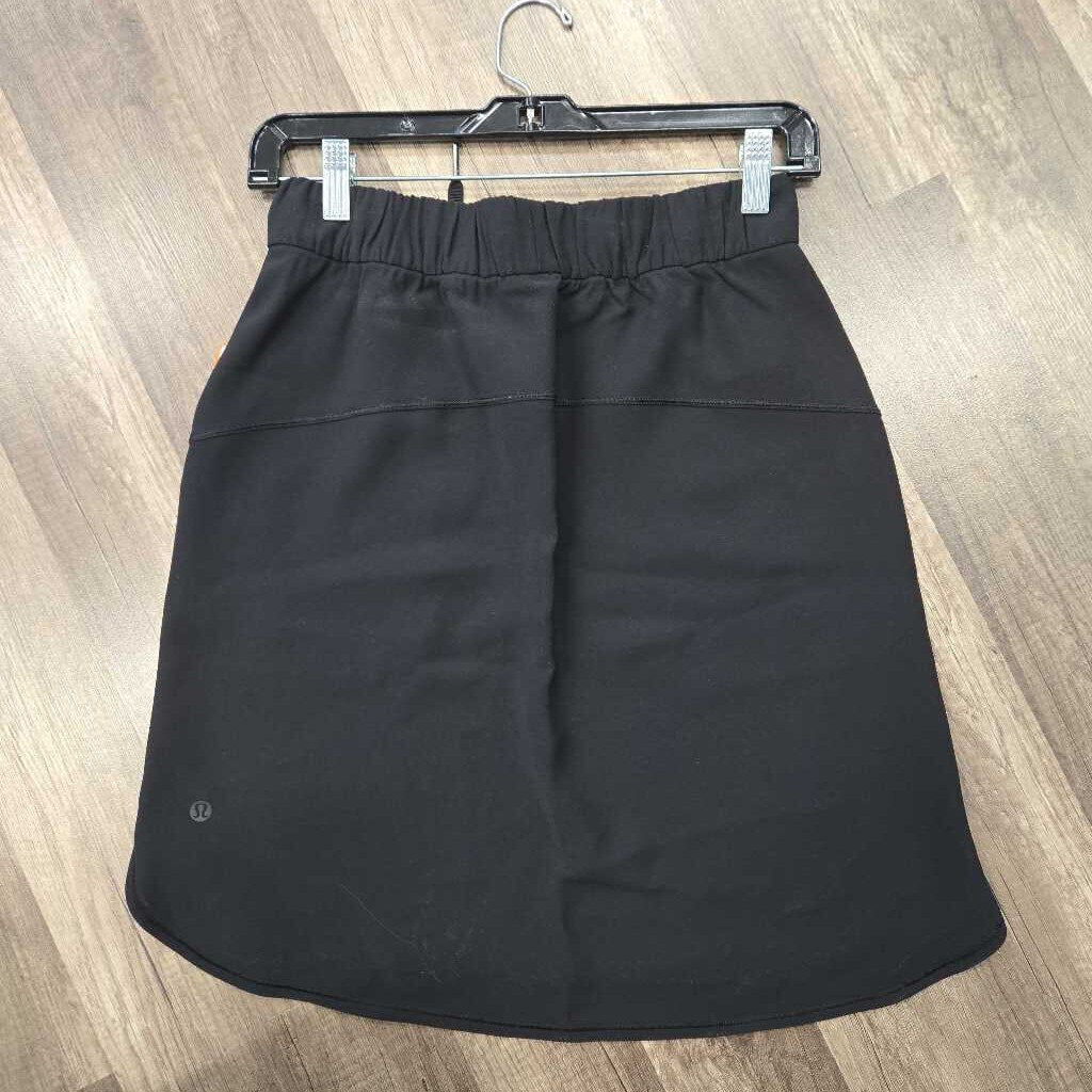 Lululemon Women's Black Athletic Skirt