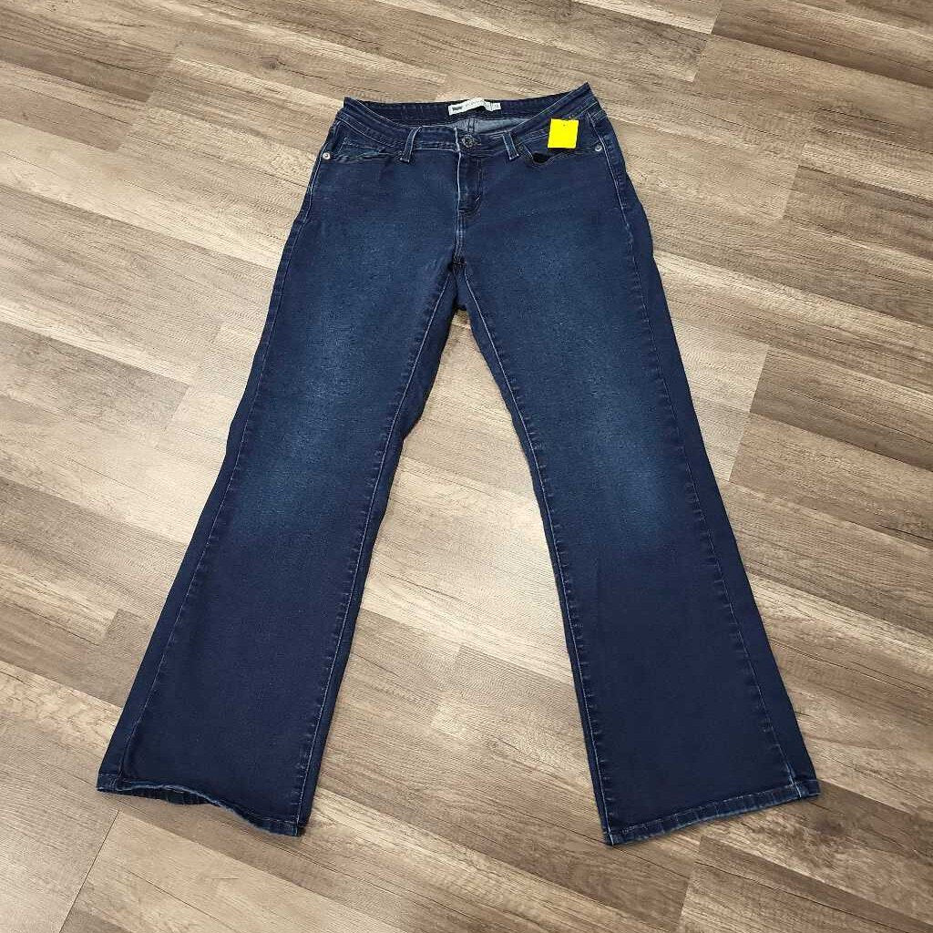 529 Curvy Bootcut Levi Jeans