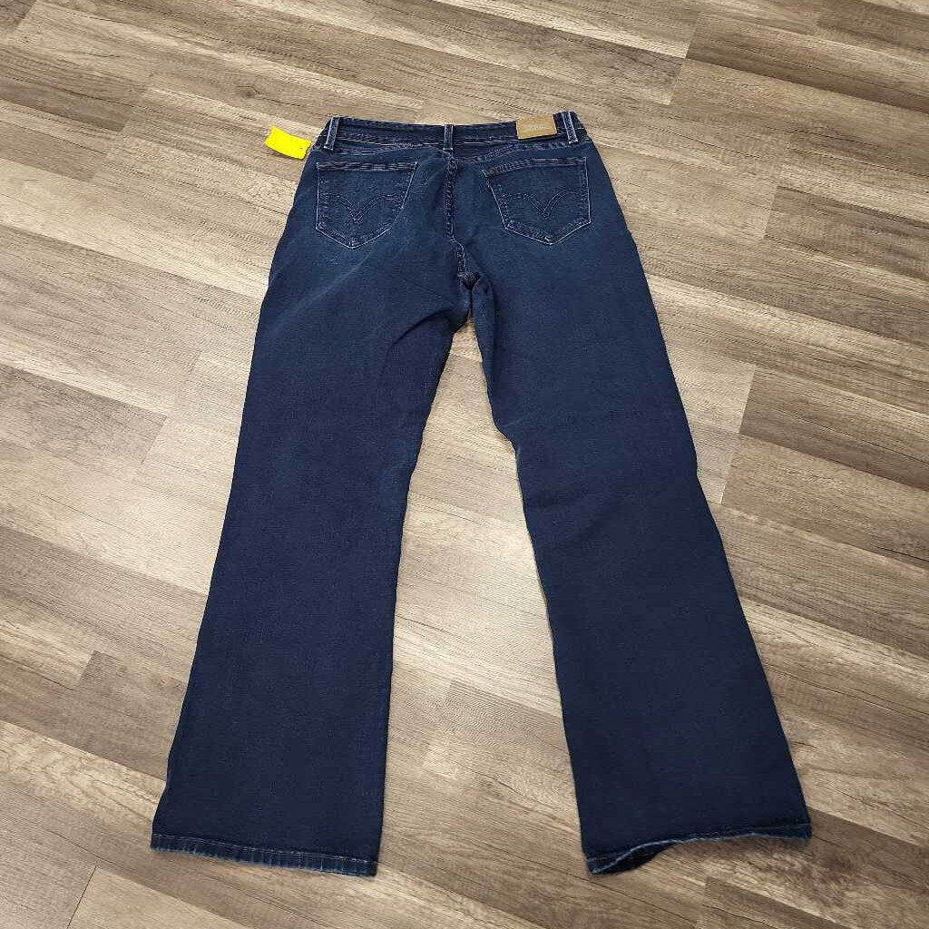 529 Curvy Bootcut Levi Jeans