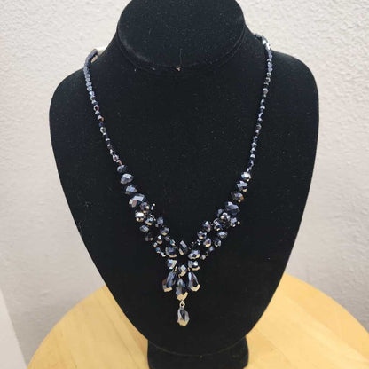 Jay Set Blue Bead Necklace