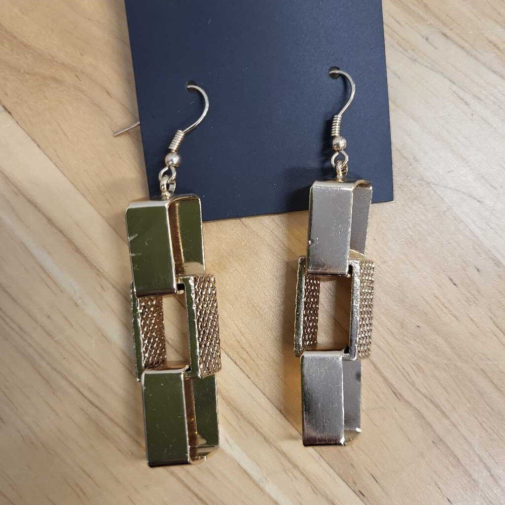 Expression Link Earrings