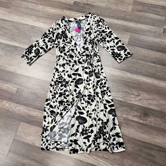 Bisou Bisou Wrap Floral LS Dress
