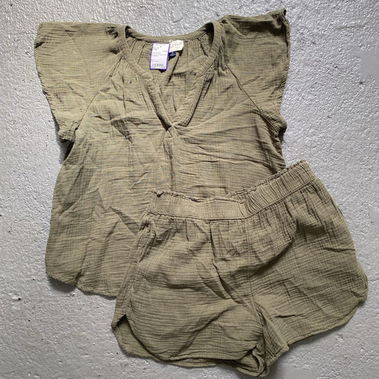 2 piece top/shorts